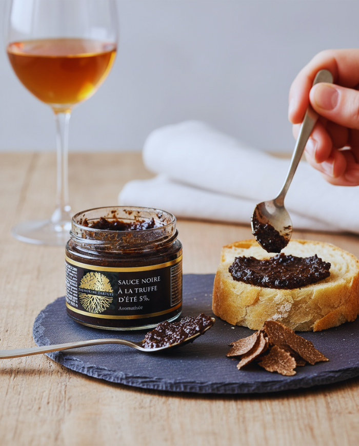 Salsa negra con 5% de trufa de verano aromatizada
