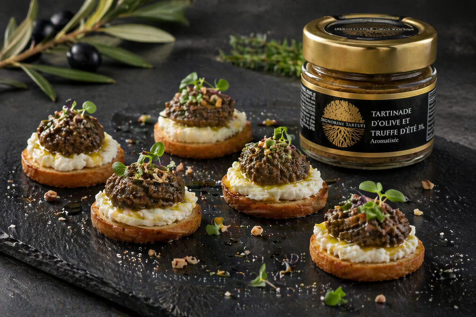 Sablés Parmesan, Tartinade d’Olive & Truffe d’Été